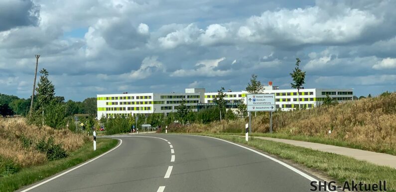 Beistellbettchen und Kinderwagen ans Klinikum Schaumburg gespendet