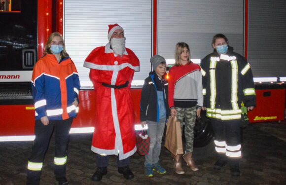 Kinder- und Jugendfeuerwehr Hagenburg/Altenhagen freut sich über den Weihnachtsmann
