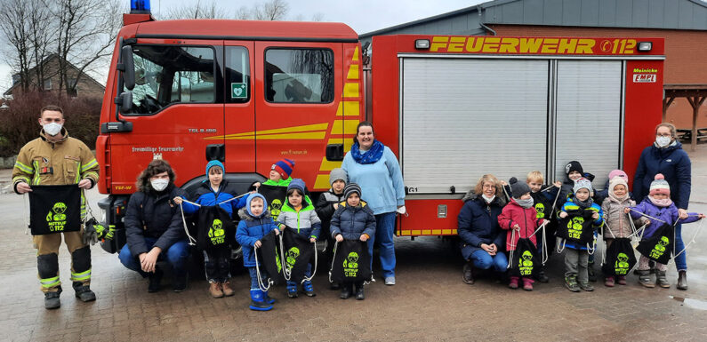 Feuerwehren bedanken sich bei Kindergarten für die Unterstützung
