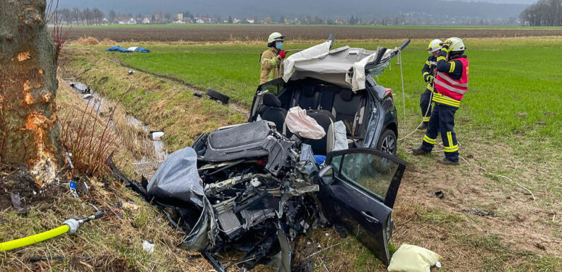 Zwei Tote bei schwerem Unfall auf der Landesstraße zwischen Vehlen und Ahnsen