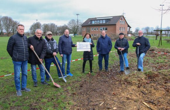 Volksbank in Schaumburg und VR-Stiftung unterstützen Bewegungsparcours in Lindhorst