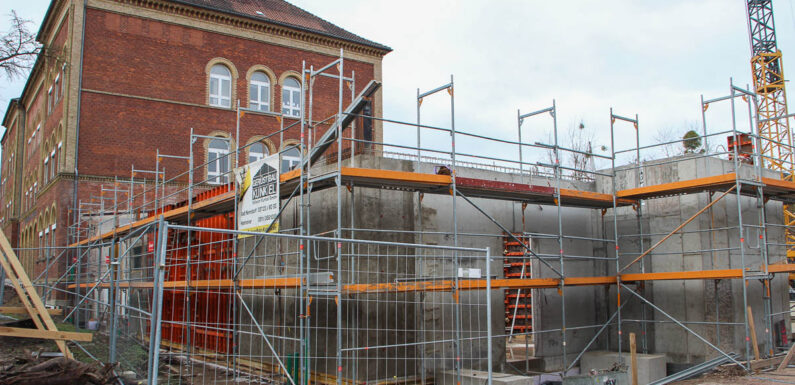 Baumaßnahme bis 2027: Zwischenstand der umfassenden Sanierung der Grundschule am Harrl