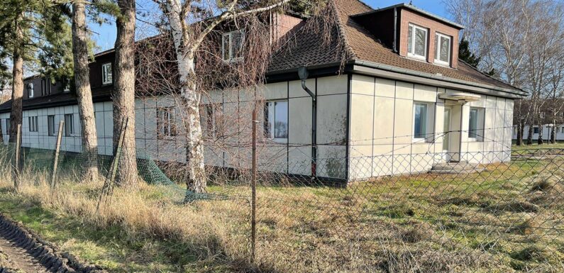 Eingebrochen oder reingeleuchtet? „Lost Places Fans“ lösen Polizeieinsatz in Achum aus