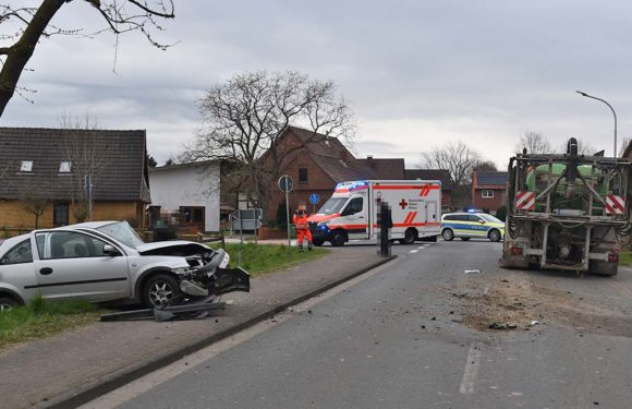 Unfall in Gelldorf: Mit Auto gegen Gülle-Anhänger geprallt