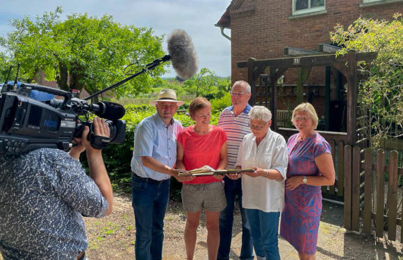 NDR-Dreharbeiten in Warber: „Geschrumpfte“ Ortschaft kommt jetzt ins Fernsehen