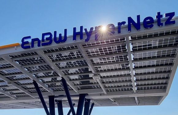 20 Schnellladepunkte für E-Autos an der A2 bei Lauenau: EnBW XXL-Ladepark nimmt Betrieb auf