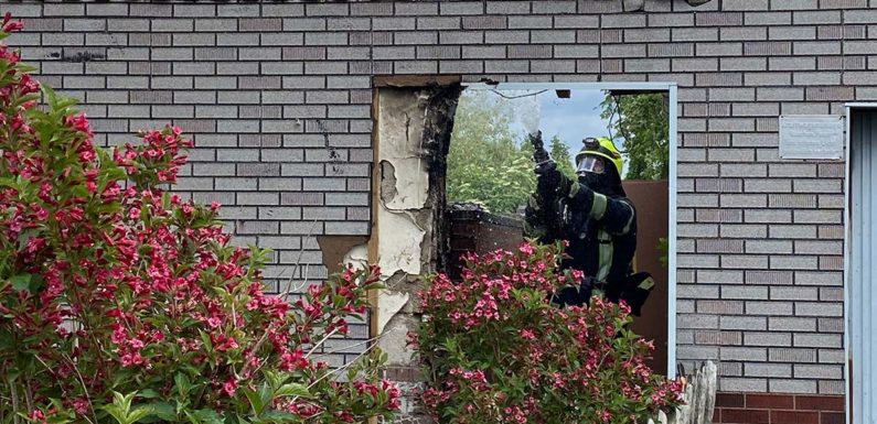 Feuerwehr zu brennendem Anbau in Hagenburg gerufen