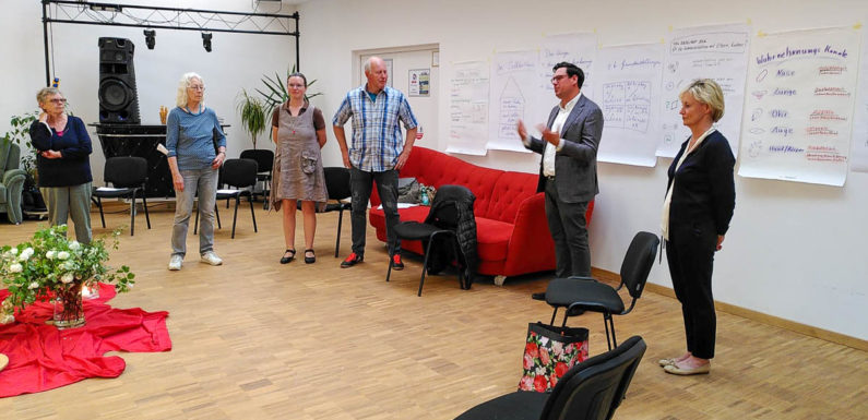 Elf frischgebackene Familienpaten bereit für ehrenamtliches Engagement