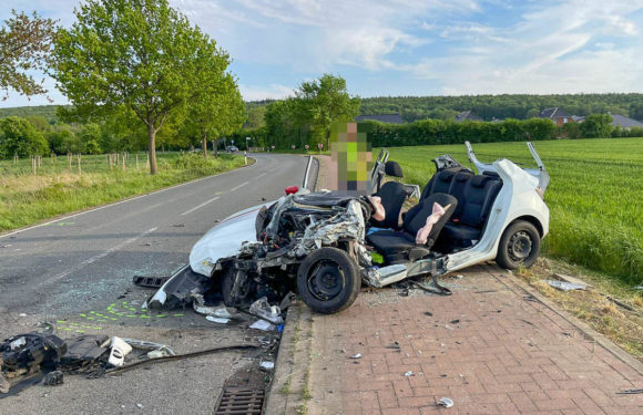 Bückeburg: Frontal-Unfall bei Bergdorf, vier Schwerverletzte
