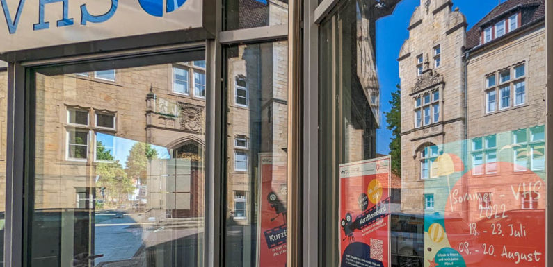 Der Sommer kann kommen: Kurzfilmabend und Sommerkurse der VHS