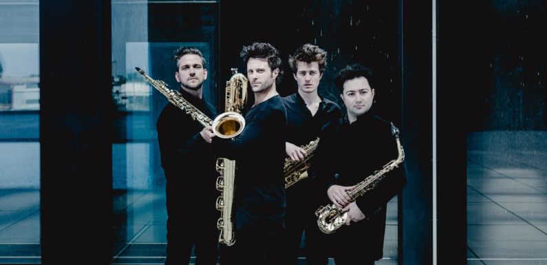 „Festival aufm Platz“: Slam Poetry und Saxophon in Bückeburg vor der Sparkasse zu Gast