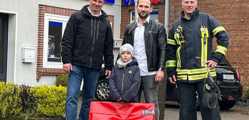 Feuerwehr Sachsenhagen freut sich über gespendeten Rauchschutzvorhang