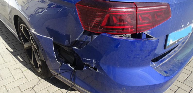VW Passat in Lulu-von-Strauß-und-Torney-Straße gerammt und geflüchtet