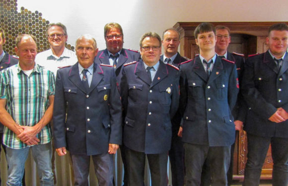 Feuerwehr Nienbrügge wählt neues Führungsduo: Wilhelm Sölter junior nach fast 24 Jahren als Ortsbrandmeister verabschiedet