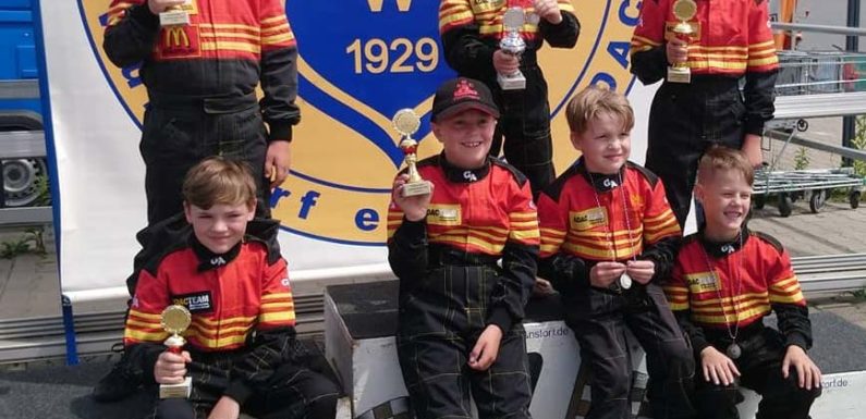 Pokale vor dem Supermarkt: Kartslalom in Wunstorf ist Sonntagsziel der SMC Fahrer