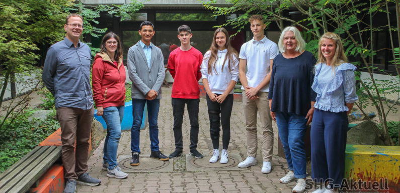 Bückeburg: Schüler des Adolfinums überreichen 2000 Euro Spende an DRK