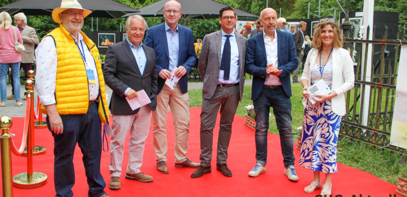 Die Kunst darf nicht vergessen werden: Vernissage als Auftakt zur vierwöchigen Open-Air Ausstellung ukrainischer Künstler