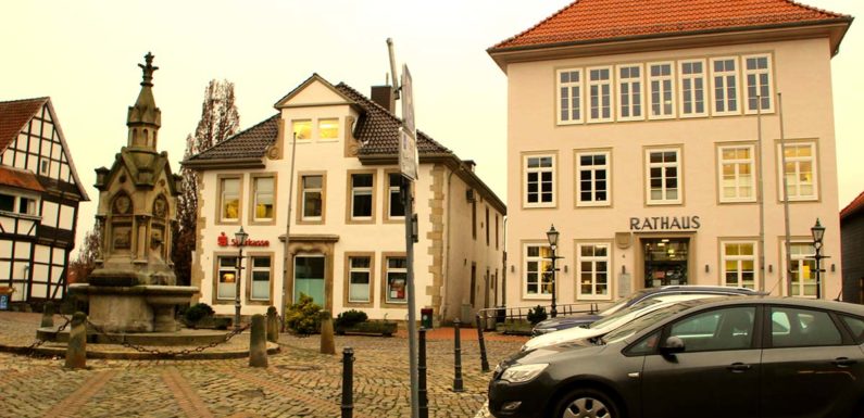 Mit scharrenden Hufen auf Fördergelder warten: Pläne für Obernkirchener Innenstadt in der Warteschleife