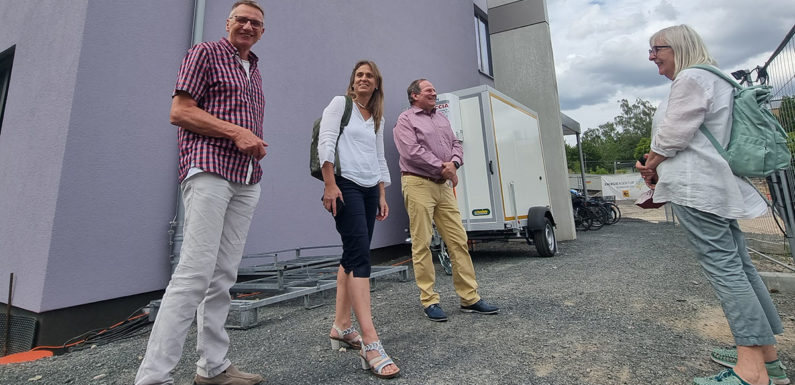 Energiegewinnung durch Müllvergärung: Katja Keul im Austausch mit der Abfallwirtschaft Schaumburg (aws)