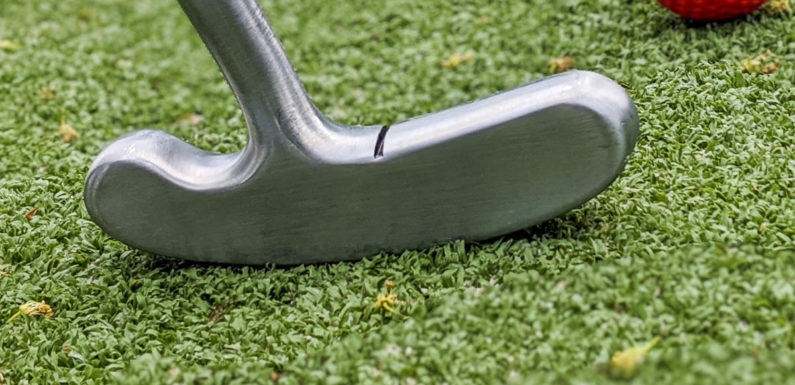 Bückeburg: Mit Golfwagen unterwegs und mit Golfschläger auf Auto eingeschlagen