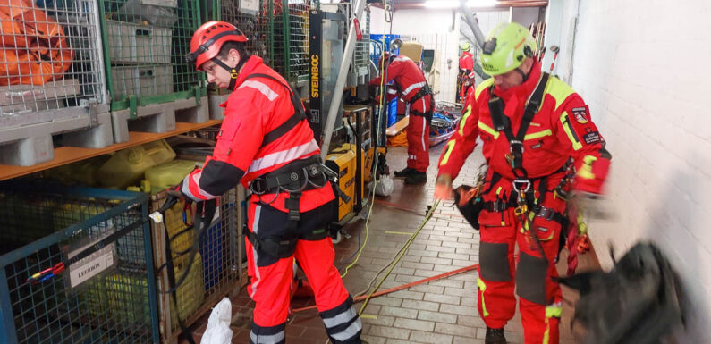 Höhenrettungseinheit der Kreisfeuerwehr Schaumburg übt den Ernstfall