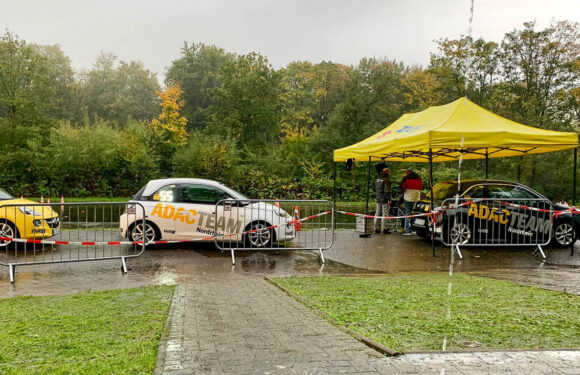 Heftige Regengüsse beim dmsj-Endlauf: Einer der besten Automobil-Slalom-Piloten kommt vom Stadthäger Motor Club