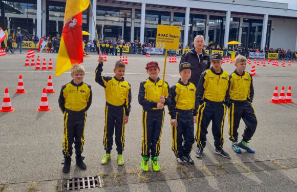 Wespenstich, Regenwetter und volle Konzentration: Zwei SMC-Fahrer beim Bundes-Endlauf des ADAC Kartslaloms