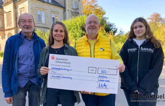 Zweifach guter Zweck: Hans-Jörg Kohlenberg spendet Auktionserlös an Freie Schule und Interhelp