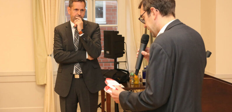 Niedersachsens Wirtschaftsminister Olaf Lies zu Besuch in Bückeburg