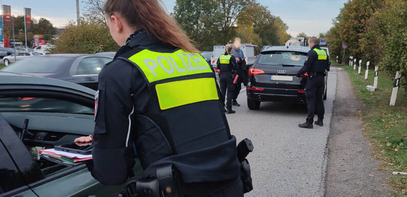Großkontrolle von Polizei und Zoll am Autohof Lauenau