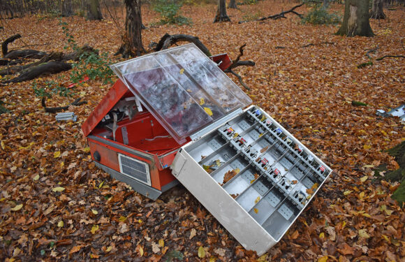 Zigarettenautomat aufgebrochen und geplündert