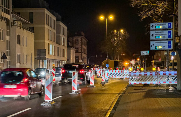 Wasserrohrbruch am Klausenwall in Minden: Geänderte Verkehrsführung wegen unterspülter Fahrbahn