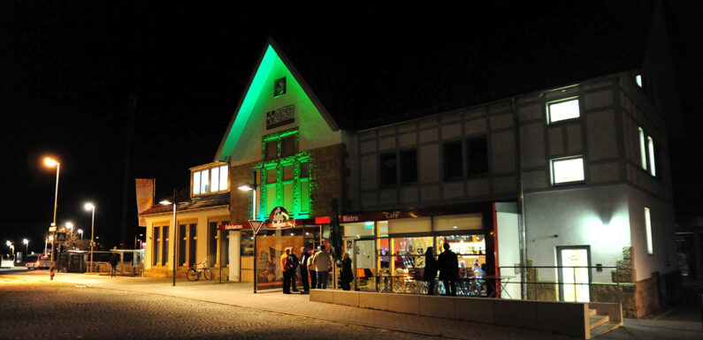 Alte Bekannte und Stand-Up Comedian im Programm: Konzertreihe im ASB-Bahnhof Barsinghausen startet in die neue Saison