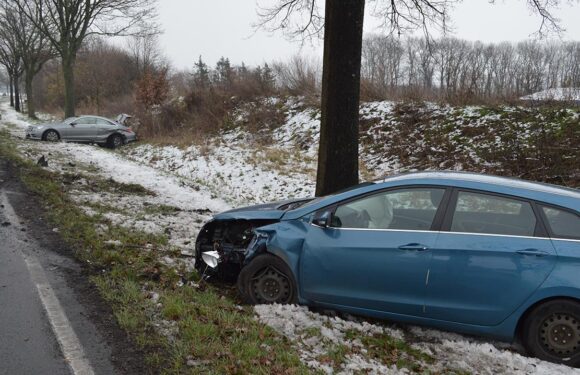 B65 bei Müsingen: Hyundai-Fahrerin rammt Mercedes im Gegenverkehr