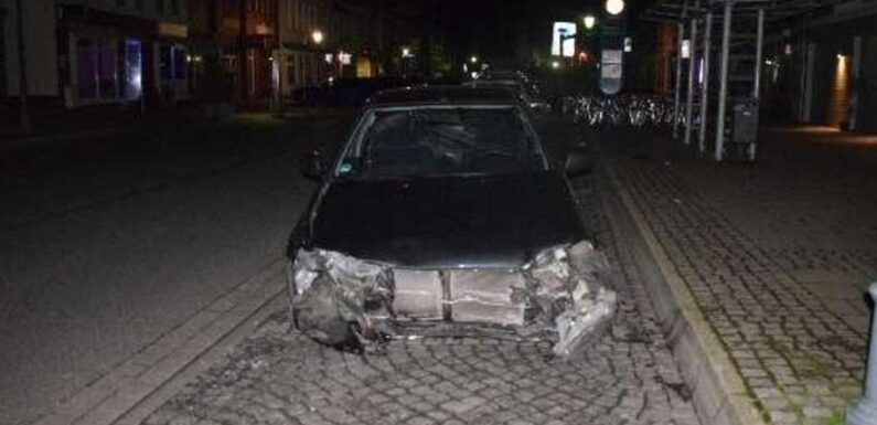 Honda-Fahrer rammt in Bückeburg eine Grundstücksmauer und flüchtet: Zeuginnen retten sich mit Sprung zur Seite
