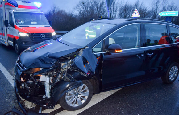 Ein Verletzter bei Verkehrsunfall an der Anschlussstelle Lauenau