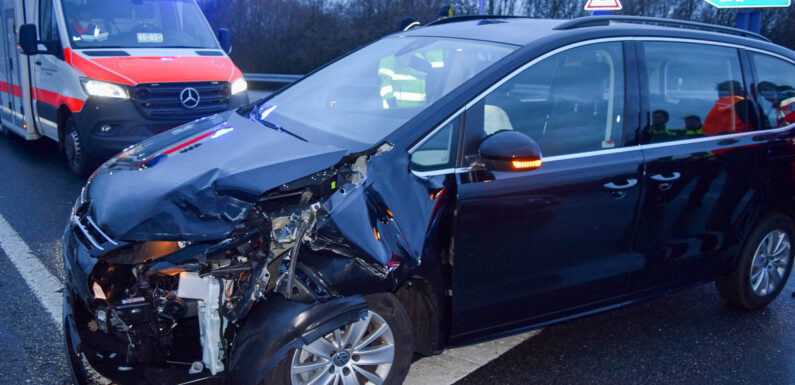 Ein Verletzter bei Verkehrsunfall an der Anschlussstelle Lauenau