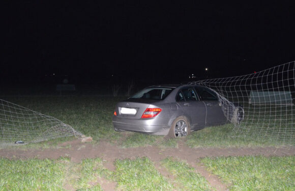 Mit 2,63 Promille und ohne Führerschein im Mercedes von der Straße abgekommen