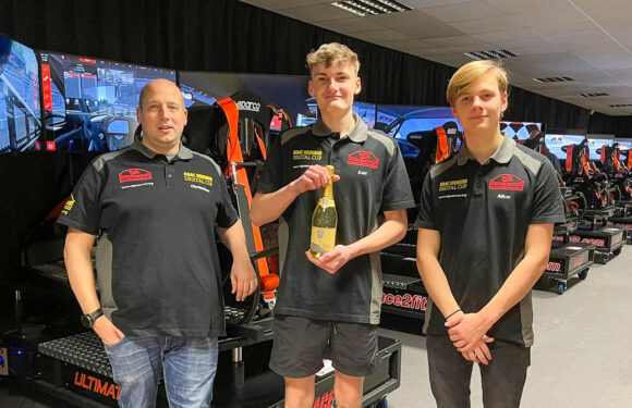 Wenn zwei sich streiten, freut sich ein Dritter: Schweres Rennen in Monza für Stadthäger eSport Team