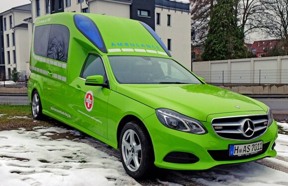 ASB schafft neues Fahrzeug für den internationalen Rückholservice des ADAC an