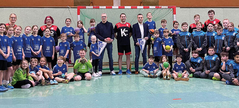 Neuer Schwung und neue Outfits für die wachsende Jugendabteilung des TVE Röcke Handball