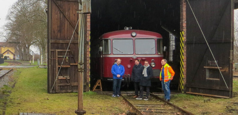 Der historische Schienenbus fährt auch 2023 wieder von Rinteln nach Stadthagen