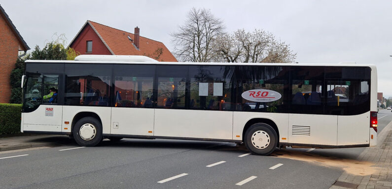 Stadthagen: Bus blockiert Lauenhäger Straße