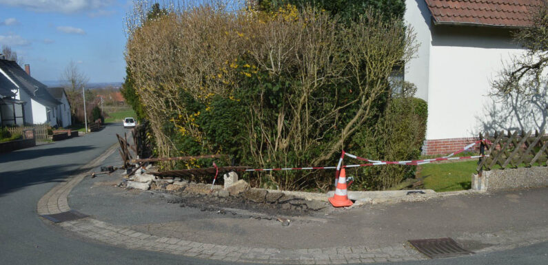 Obernkirchen: LKW-Wendemanöver geht schief