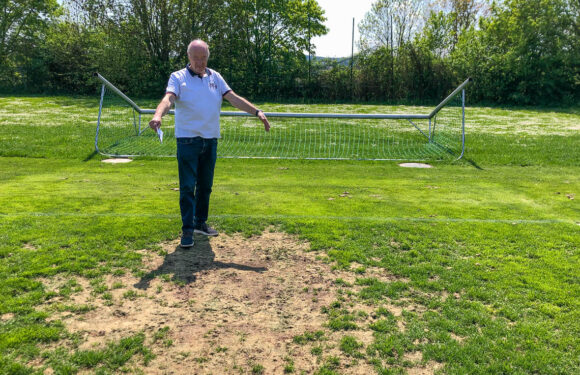 B-Rasenplatz in Evesen bereits mit erheblichen Schäden: Uneinigkeit im Ortsrat über Ursache und Lösung