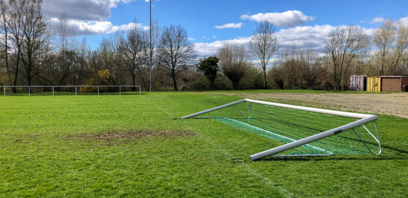 Eveser Sportplatz bekommt Ausbesserung: Nutzung regulieren und früher wässern