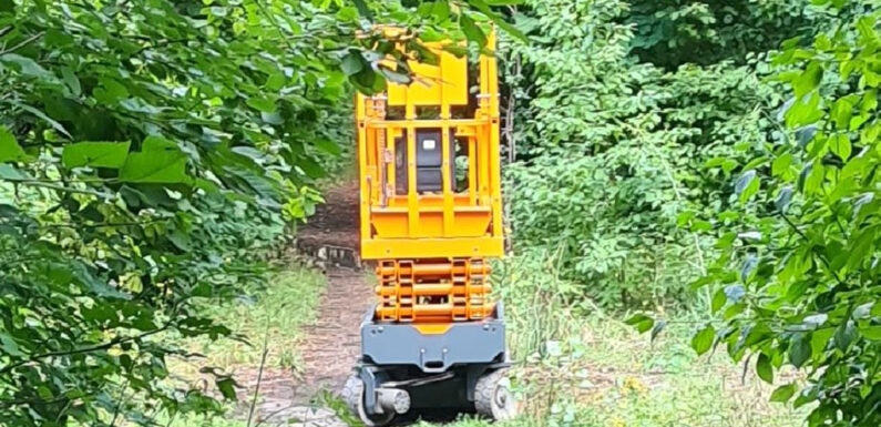 Bückeburg: Arbeitsbühne entwendet und im Wald zurückgelassen