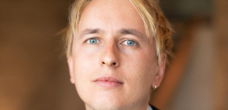 Camillo Ritter beim Künstler-Gespräch in der Zehntscheune Stadthagen