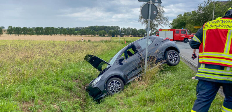 Feuerwehren rücken zu Verkehrsunfall in Bergkirchen aus