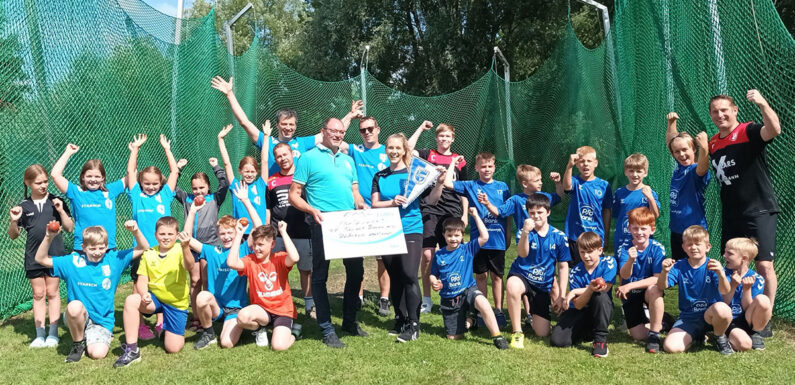 Westfalen-Weser unterstützt Trainingslager der Handball-Jugend des TVE Röcke